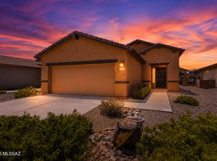 591 N Tunitcha Dr, Green Valley, AZ 85614