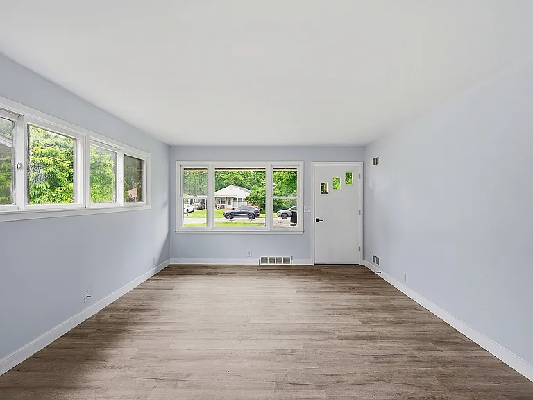 4092 Trebor Dr — Photo 2