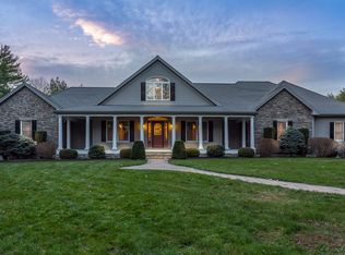 6 Mill Pond Dr, Rochester, MA 02770