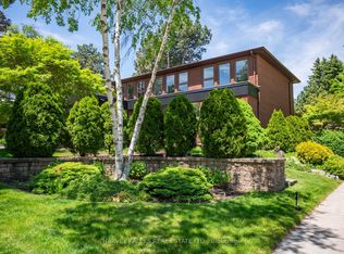 8 Caravan Dr, Toronto, ON M3B 1N1