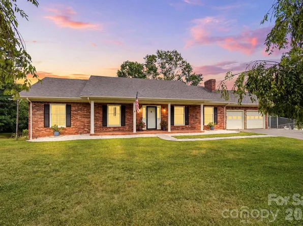 1692 Pads Rd, North Wilkesboro, NC 28659