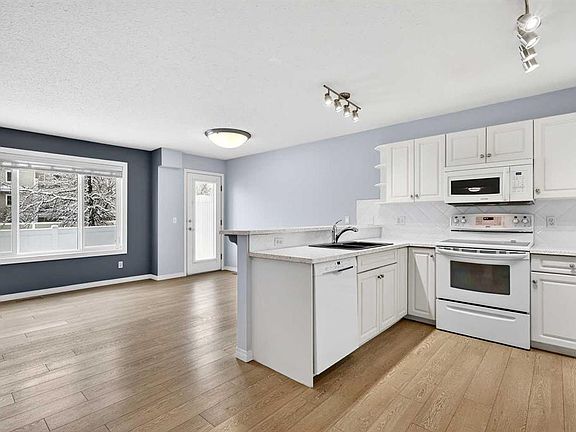 5th image of 11 NW Chaparral Ridge Ter SE