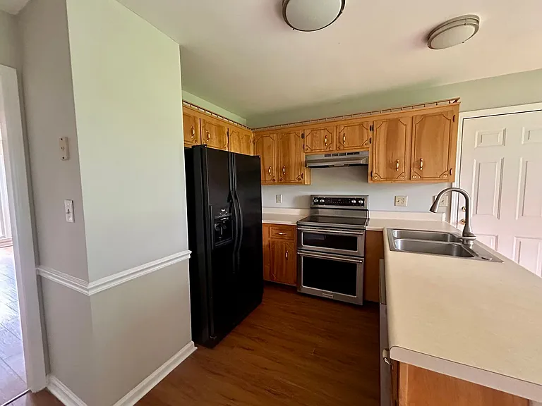 1225 Cobblestone Ln — Photo 10