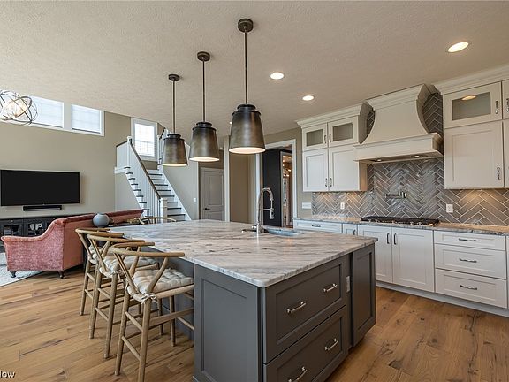 3rd image of 32573 Muirfield Dr