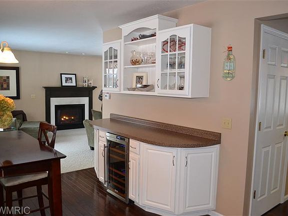 5th image of 238 Embury Dr