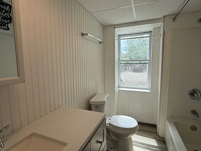 35 Ash St — Photo 4