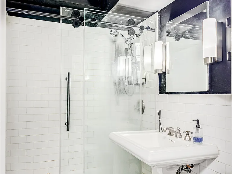 310 Lexington Ave #4H — Photo 11