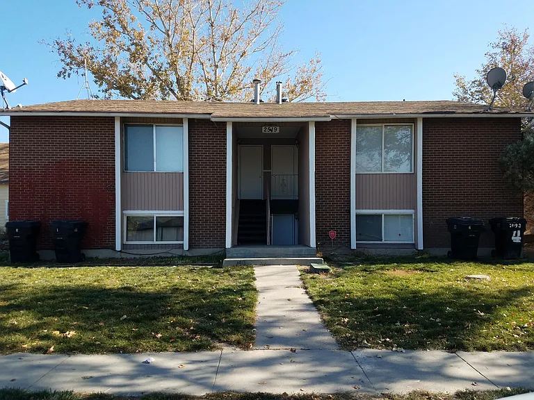2519 S Parkcrest Dr #3 — Photo 1