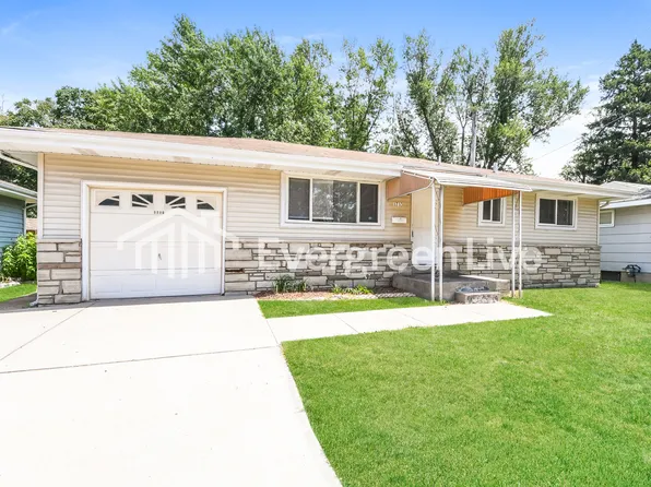 1710 Patterson Rd, Florissant, MO 63031