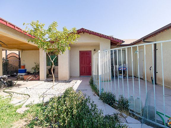 3rd image of 812 Villa Grande St