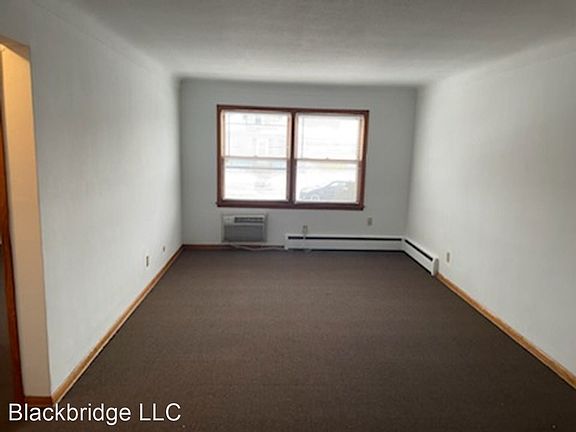 5th image of 1651 7th St E Unit 4