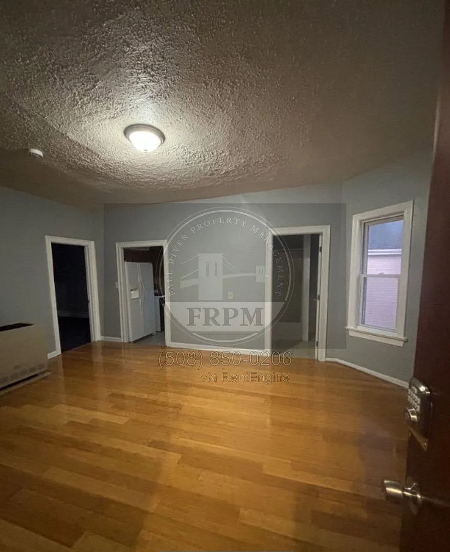 2 bed, 1.0 bath, $1,500 — Photo 3