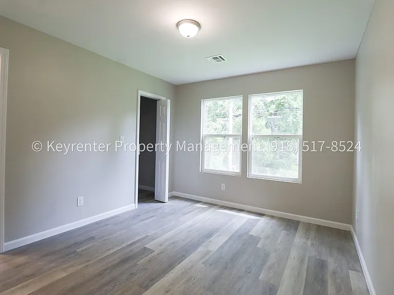 43 S Toledo Ave — Photo 25