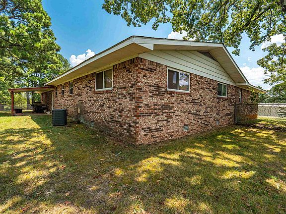 2nd image of 3370 Airport Rd