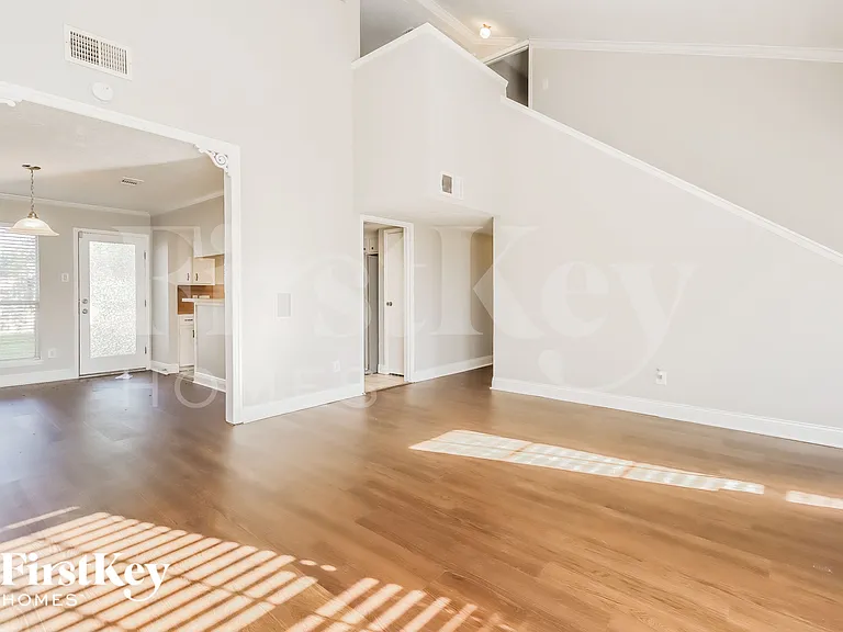 547 Shealy St — Photo 4