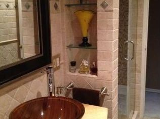 18 Eastbourne Dr, Chestnut Ridge, NY 10977