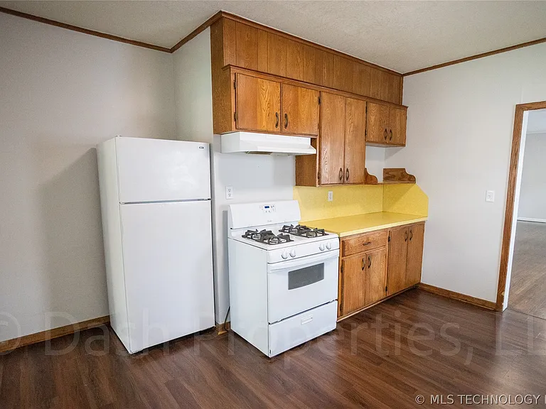 1119 S Florence Ave — Photo 19