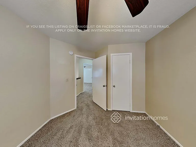 406 E Topeka Dr — Photo 11