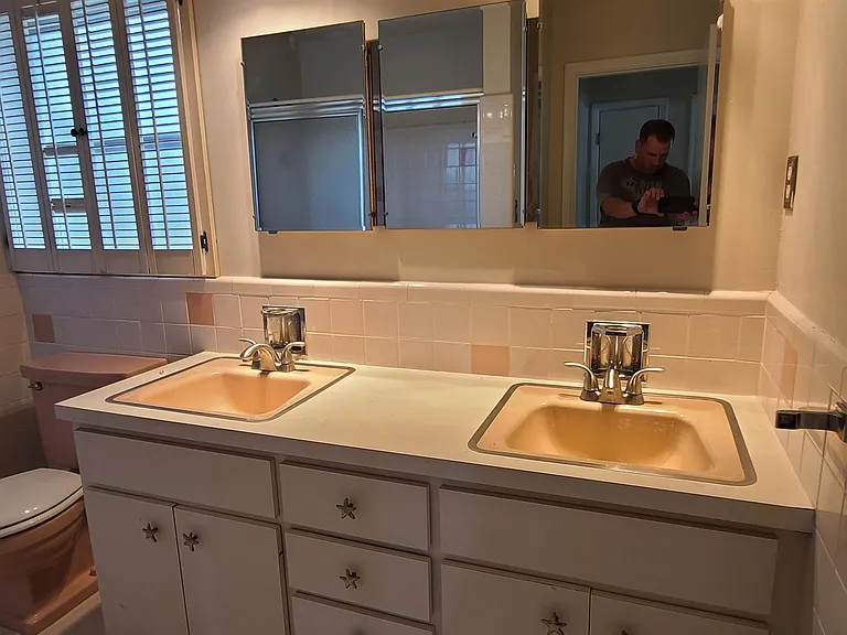 1329 Fairfield Dr — Photo 14