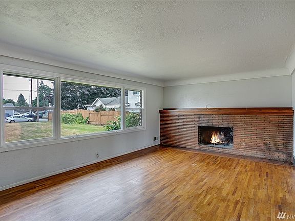 5th image of 131 21st St SE