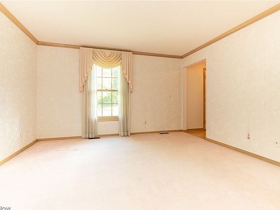 5th image of 5920 Stephanie Ln
