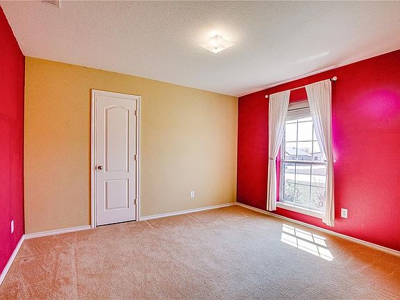 5th image of 1095 Meadow Hill Dr