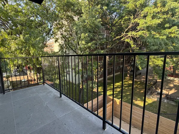 106 Graham Avenue image 1 of 8