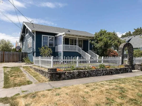 709 S Meridian St, Newberg, OR 97132