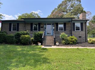 1009 N Main St, Mount Holly, NC 28120