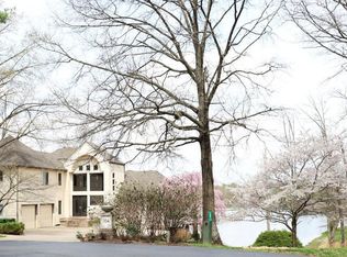 104 Lake Indian Hills Cir, Carbondale, IL 62902