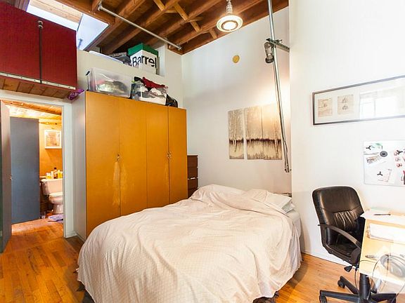 4th image of 3827 N Ravenswood Ave #3