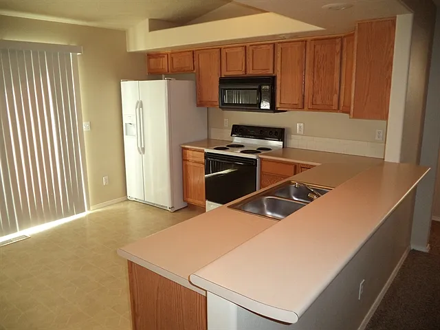 1330 N Andrew Dr — Photo 4