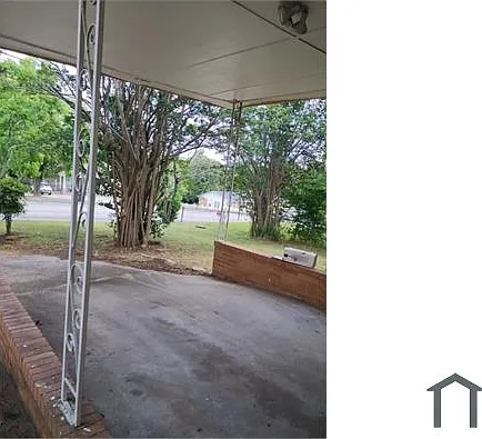 4 bed, 1280 sqft, $1,400 — Photo 2