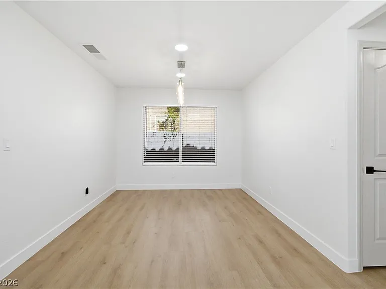 2137 Crestline Falls Pl — Photo 24