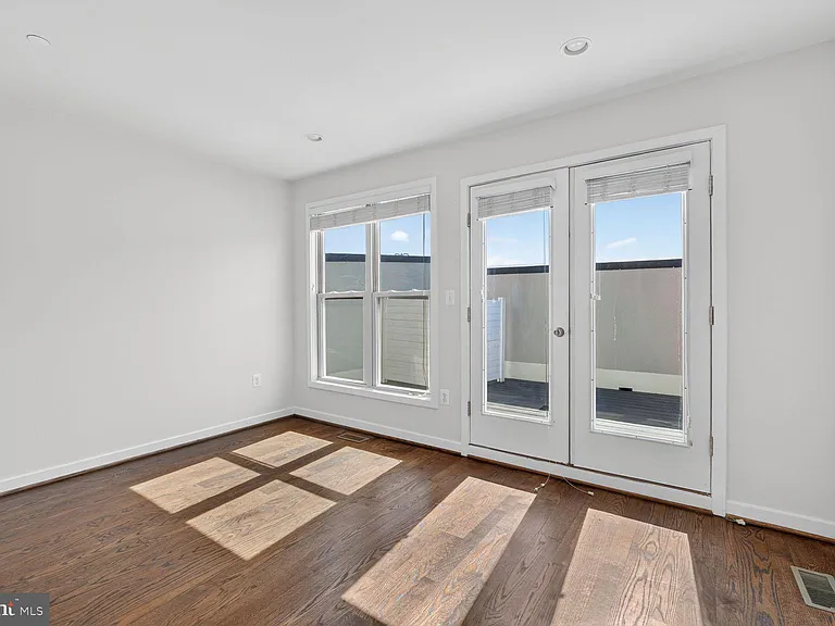 3430 Brown St NW #4 — Photo 8