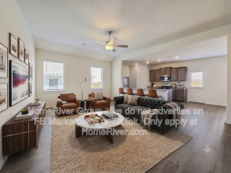 4 bed, 2.0 bath, 1784 sqft, $2,435 — Photo 2