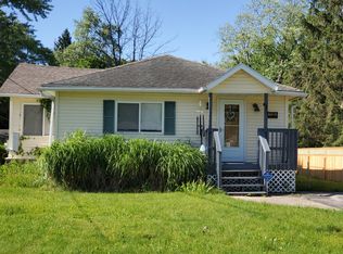 7269 Lake Rd, Coloma, MI 49038