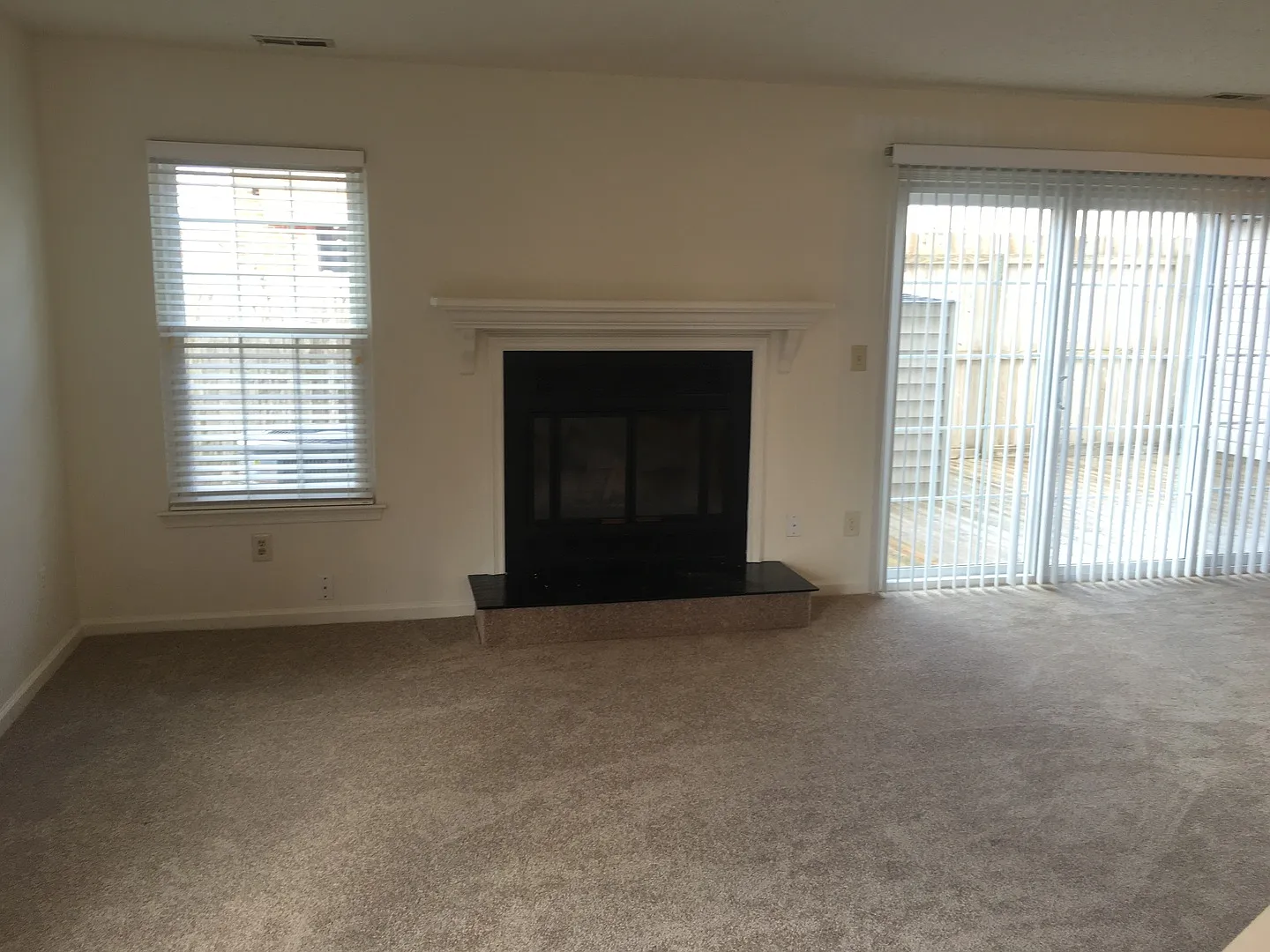 656 Oleander Circle — Photo 4