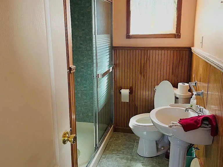 909 Vischer Ave — Photo 11