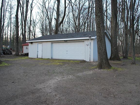4th image of 2991 Wolf Lake Dr