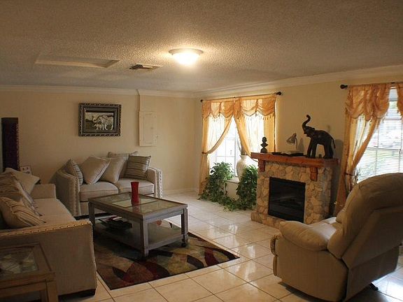 2nd image of 3409 Myrica St
