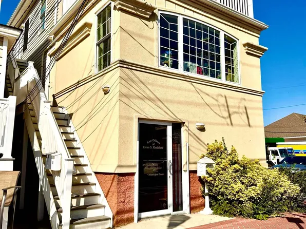 12 S Washington Ave, Margate, NJ 08402