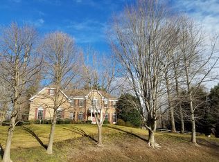 10714 Fournier Dr, Fairfax Station, VA 22039