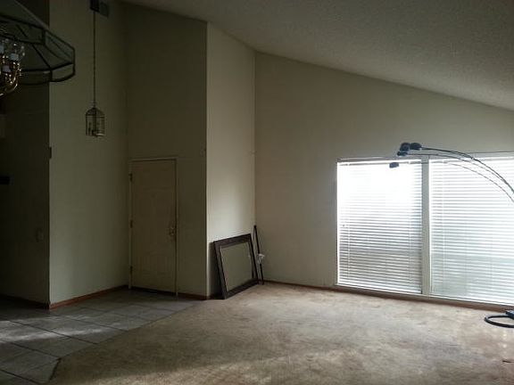 2nd image of 8182 Darien Cir