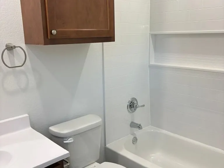 607 W Wolf St — Photo 10