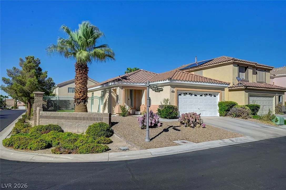 2 bed, 2.0 bath, 1266 sqft, $2,100 — Photo 2