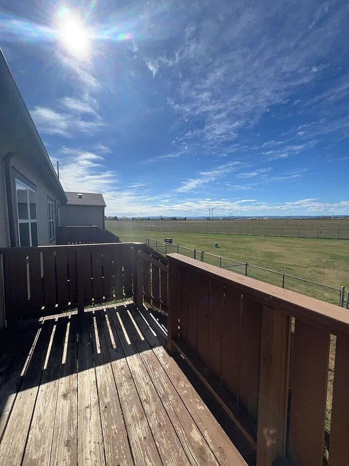 2 bed, 1.5 bath, 1066 sqft, $1,477 — Photo 2