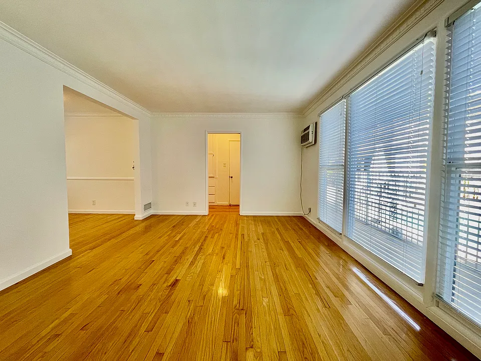 1266 N Laurel Ave #3