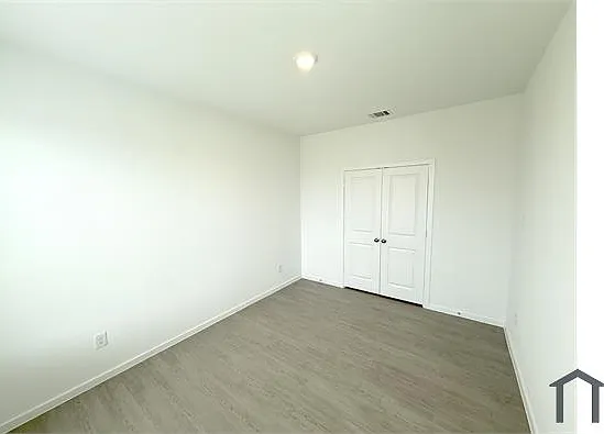 423 Amy St — Photo 22
