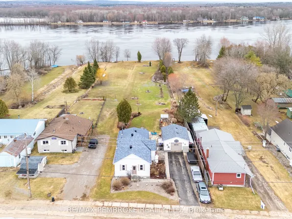 48 Lacroix Bay Rd, Whitewater Region, ON K0J 2L0